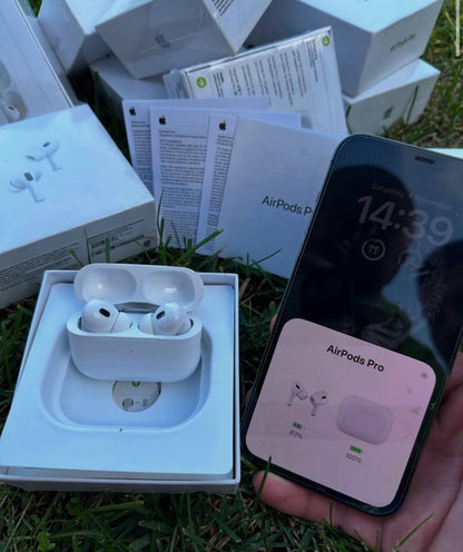 KOMPLET: AirPods Pro 2 + Brzi punjač 25W sa Lightning kablom